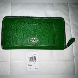 Green Large Coach Wallet zip around
